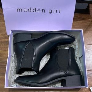 BNIB Madden Girl Zorra Black Heeled Boots